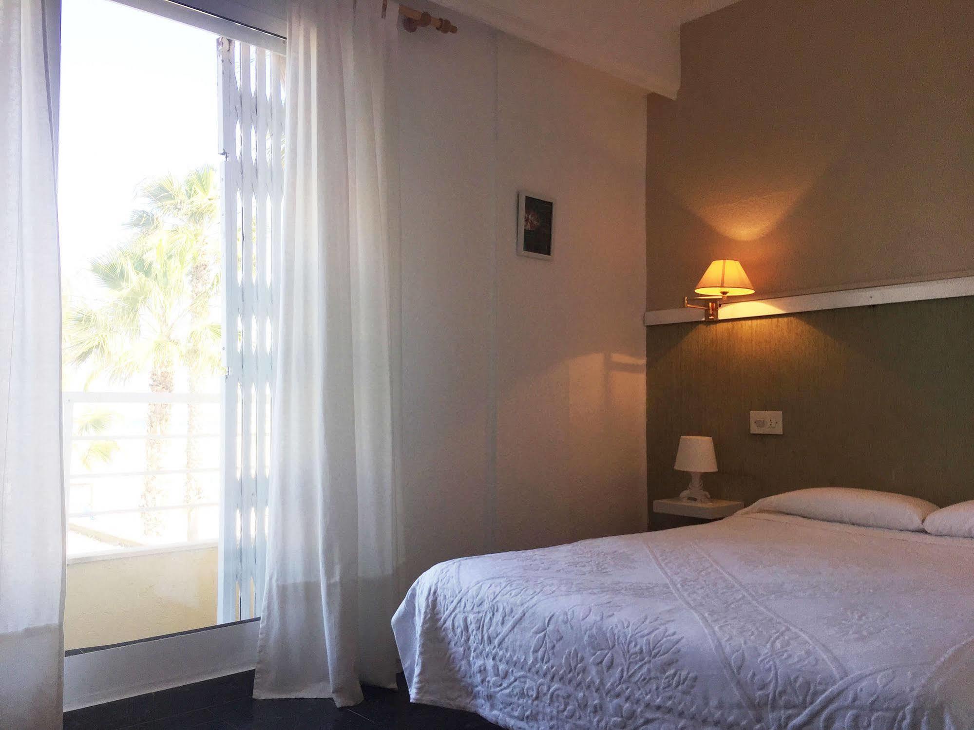 Malvarrosa Beach Rooms Valencia Eksteriør billede